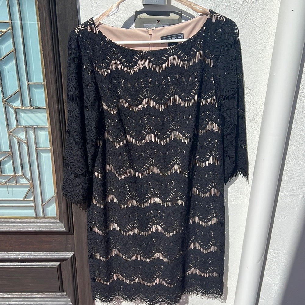 Jessica Howard lace black and nude dress